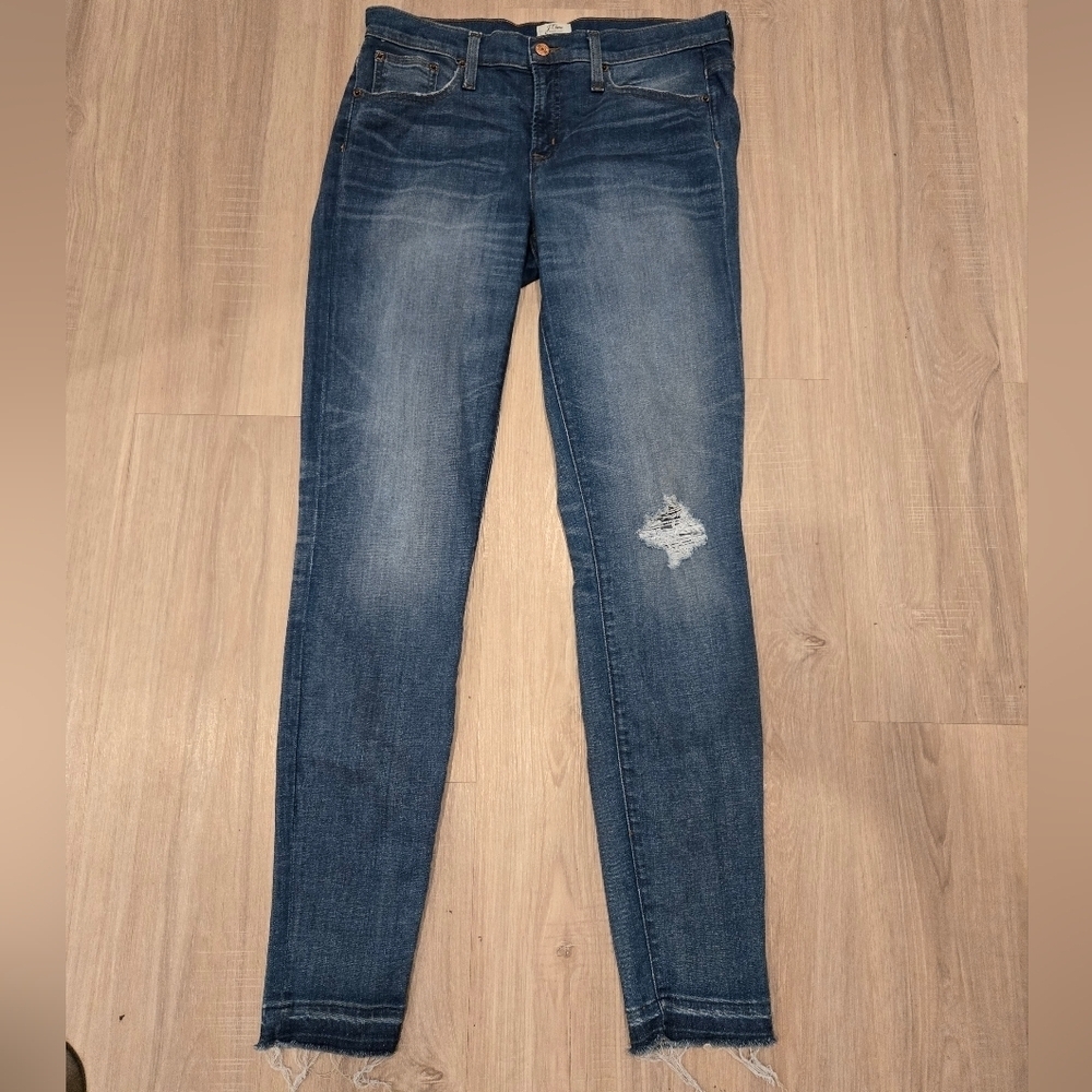 J. Crew  8" toothpick jean in Newcastle wash with let-down hem Sz 30 Tall
